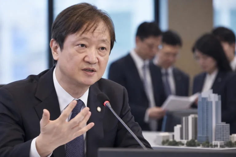 이찬진 "금융 자회사 CEO 선임절차 개시 전 미흡한점 보완해라" 관련 경제 뉴스 대표 이미지